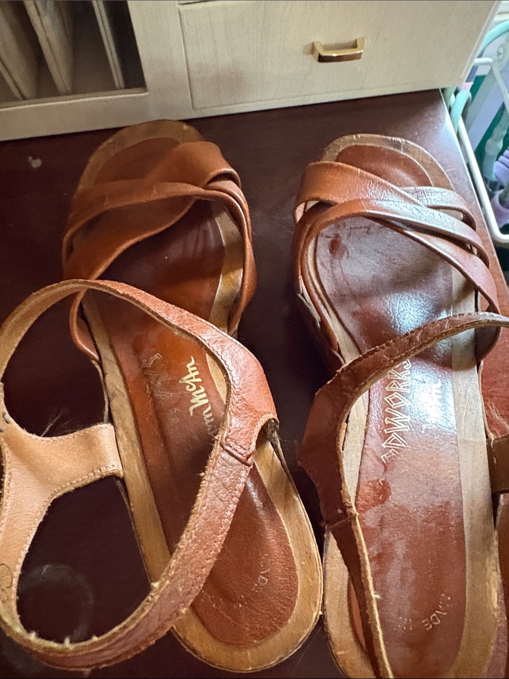 1970s Woodworks by Thom McaAn Thom McAn Brown Leather Wood-Effect Wedge Sandals - Picture 15 of 16